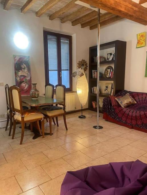 Apartment Casafiore Art Bijoux In Centro Storico A Parma